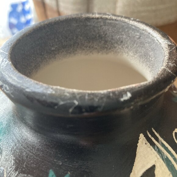 NAVAJO Carved Elk Vase Southwestern Signed Decoupage Hand Painted Pottery - Picture 12 of 16